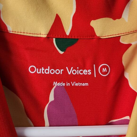 Outdoor Voices SolarCool Camp Collar Recreation Short Sleeve Button Down Shirt - Picture 4 of 9